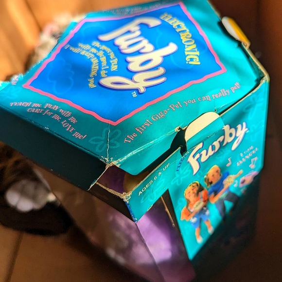 Furby Limited Edition Bundle Vintage Toys 1998 1st Gen 1999 2ndGen Christmas NWT - Picture 5 of 16